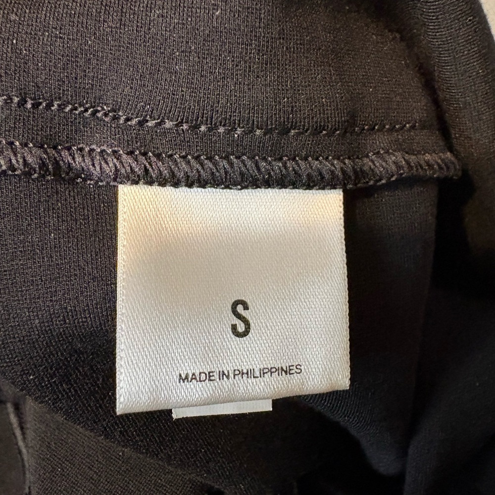 Express Classic Black Cropped Pants (tights) - Picture 5 of 5